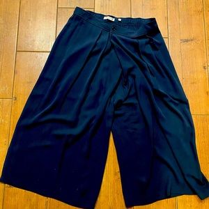 Vince Women's button cross over Culotte 100% silk size large